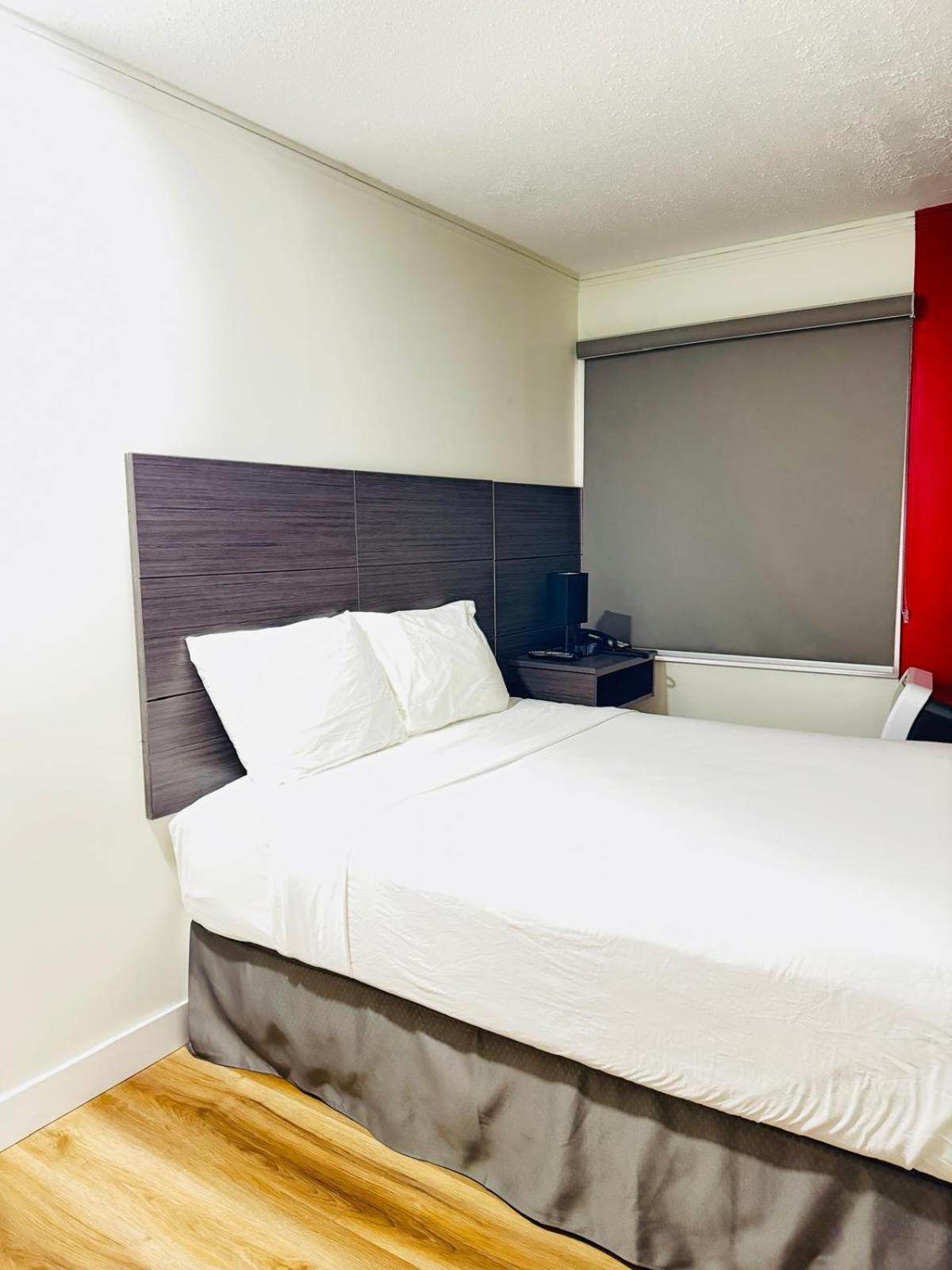 ホテル Ramada By Wyndham ドーソン・クリーク エクステリア 写真